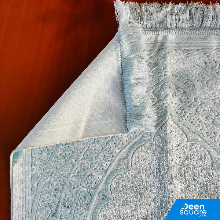 Velvet and Soft Prayer Mat | سجادة الصلاة الناعمة والمخملية