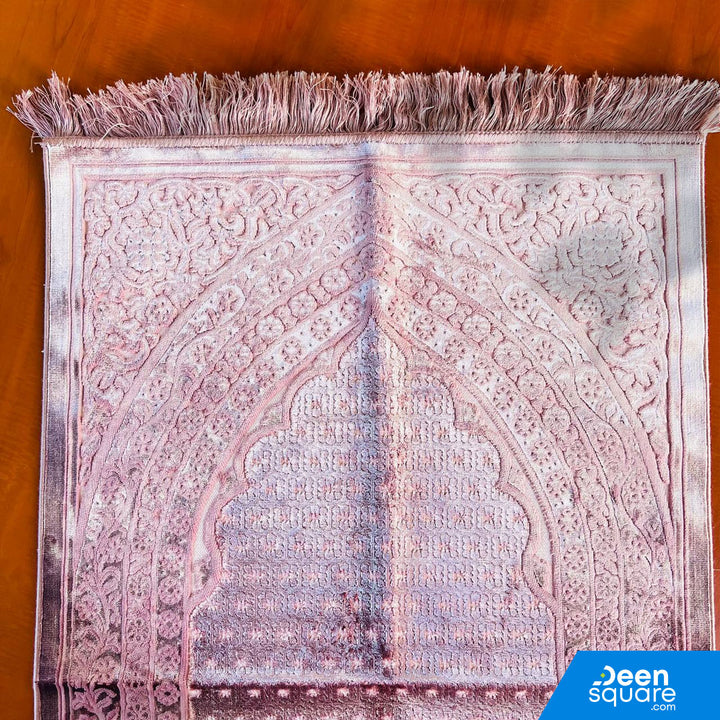 Velvet and Soft Prayer Mat | سجادة الصلاة الناعمة والمخملية