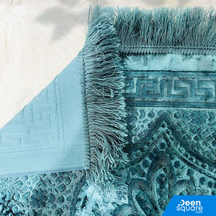 Velvet and Soft Prayer Mat | سجادة الصلاة الناعمة والمخملية