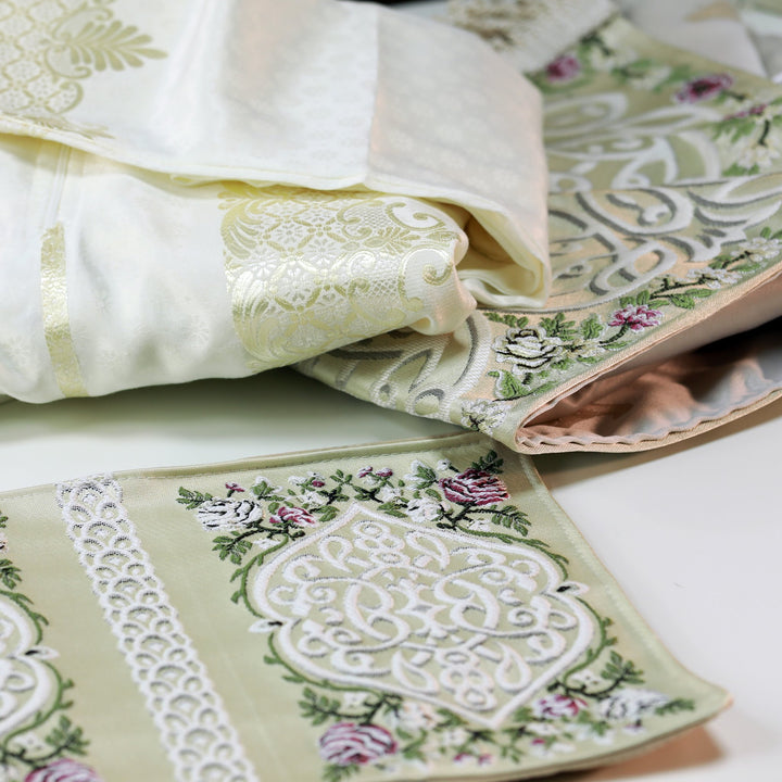 LUXURY ISLAMIC GIFT SET - WOMEN - طقم صلاة مع سجادة صلاة وغطاء مصحف ( سما ) حرير تطريز يدوي صناعة تركية