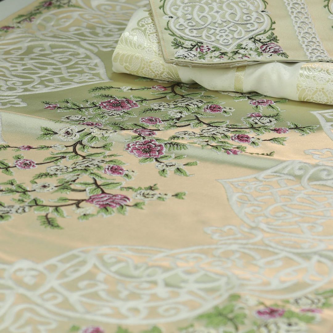 LUXURY ISLAMIC GIFT SET - WOMEN - طقم صلاة مع سجادة صلاة وغطاء مصحف ( سما ) حرير تطريز يدوي صناعة تركية