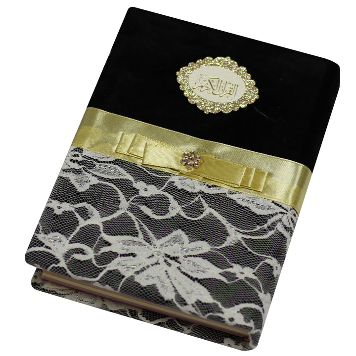 Qur'an m'a altaqsim almawduei - Floral Design on Cover (14x20 cm) - المصحف مع التقسيم الموضوعي ملون الأطراف دانتيل