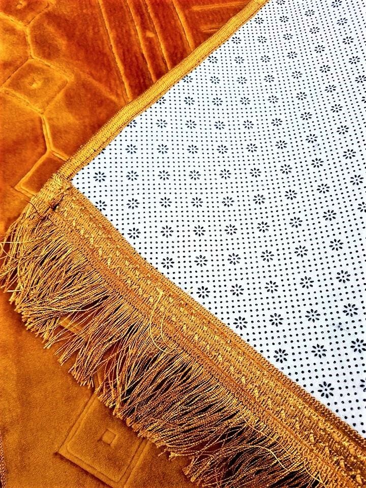 Padded Thick Velvet Prayer Rug Embossed