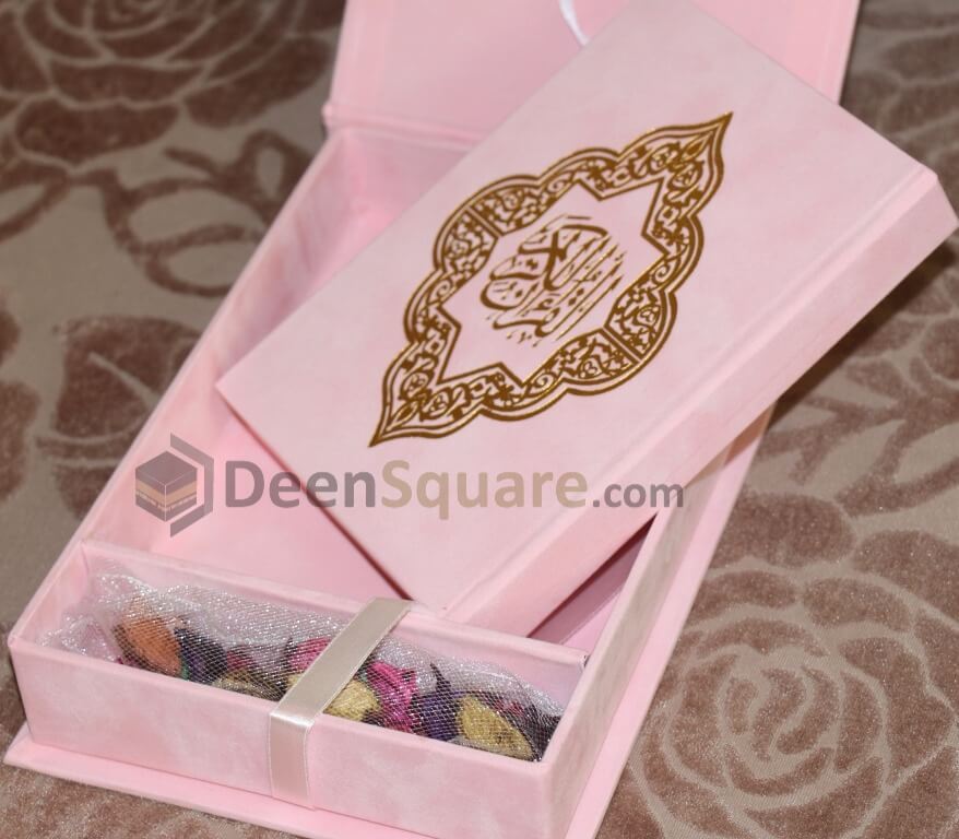 Velvet Quran with matching Velvet Quran and potpourri - Size- 14 x 20 cm