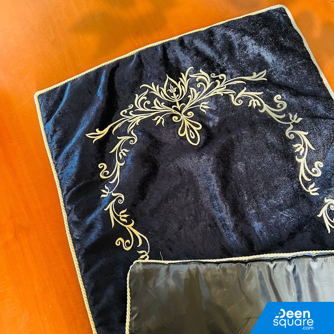 Premium Embroidery Prayer Mat (سجادة الصلاة بالتطريز الراقي)