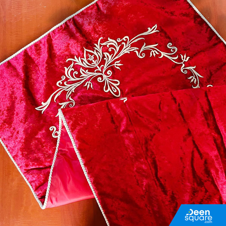 Premium Embroidery Prayer Mat (سجادة الصلاة بالتطريز الراقي)