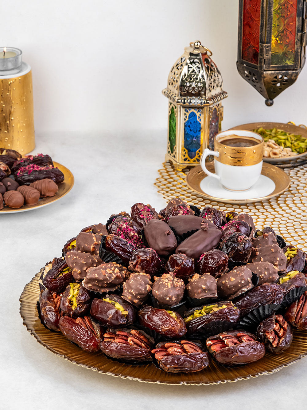 The Bountiful Tray - Luxury Dates & Chocolate Gift - Signature Date Assortment