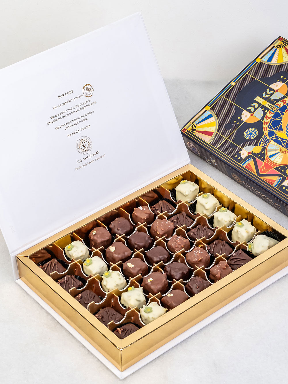 Noor Flat Box Treats – Luxury Dates &amp; Chocolate Gift Box co Chocolat