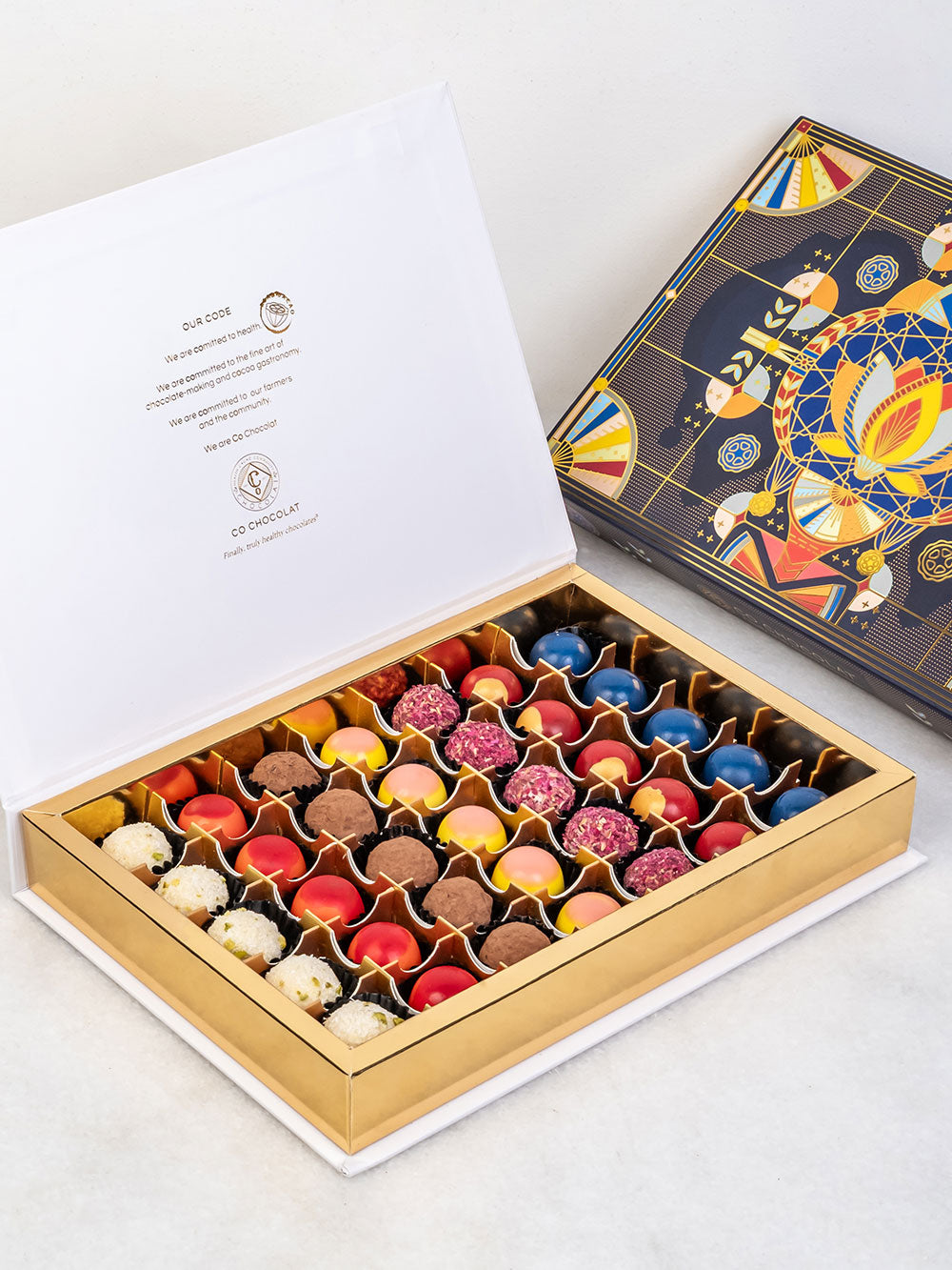 Noor Flat Box Treats – Luxury Dates & Chocolate Gift Box co Chocolat