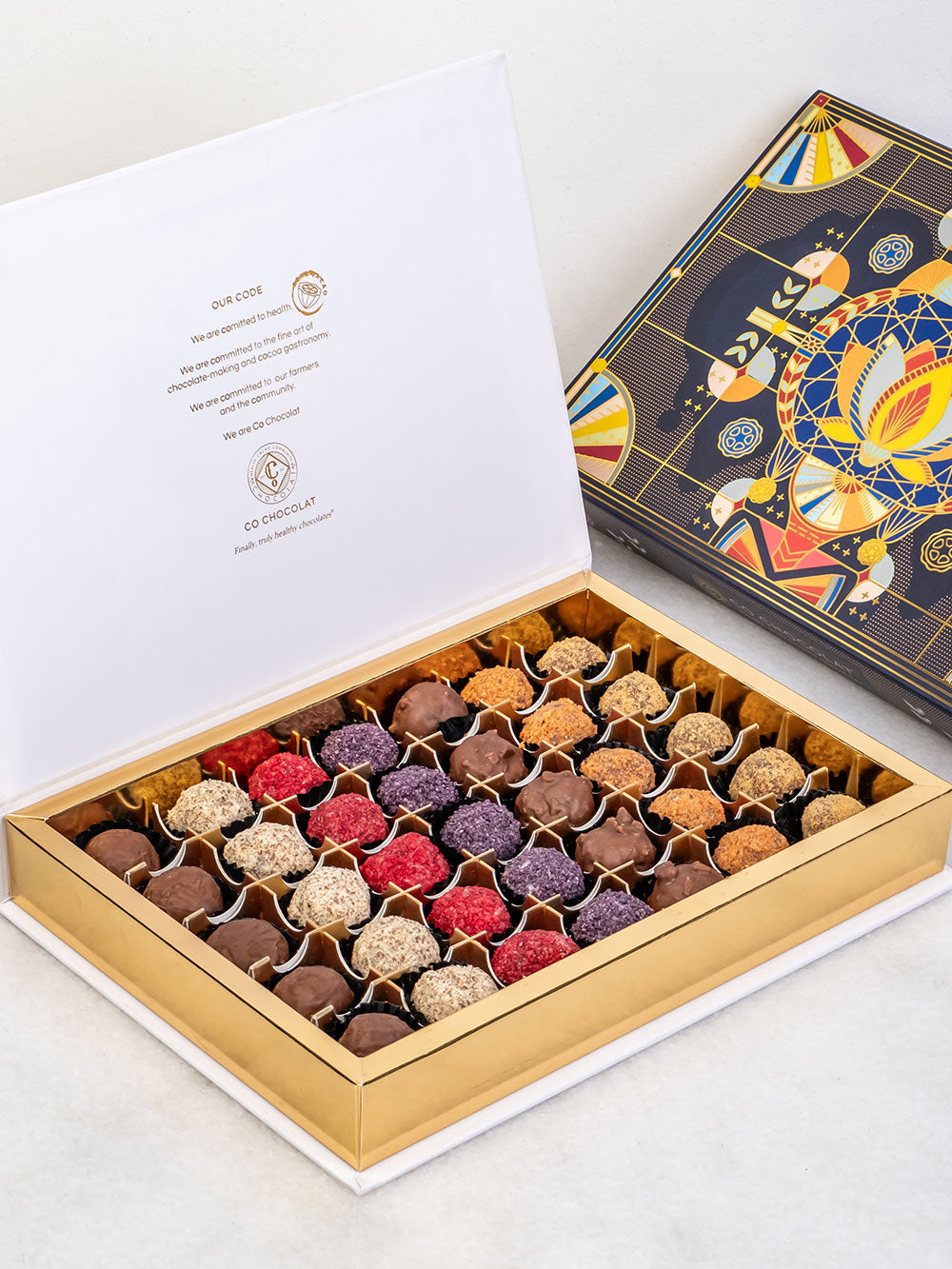 Noor Flat Box Treats – Luxury Dates &amp; Chocolate Gift Box co Chocolat