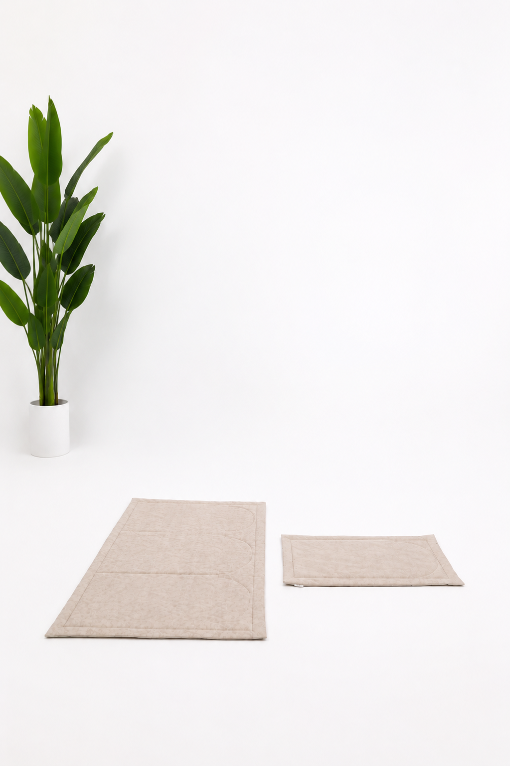 Buy Premium Family Prayer Mat Set for 3–4 people at deensquare.com. Beige Jodali group mat with fast shipping in Dubai | UAE.