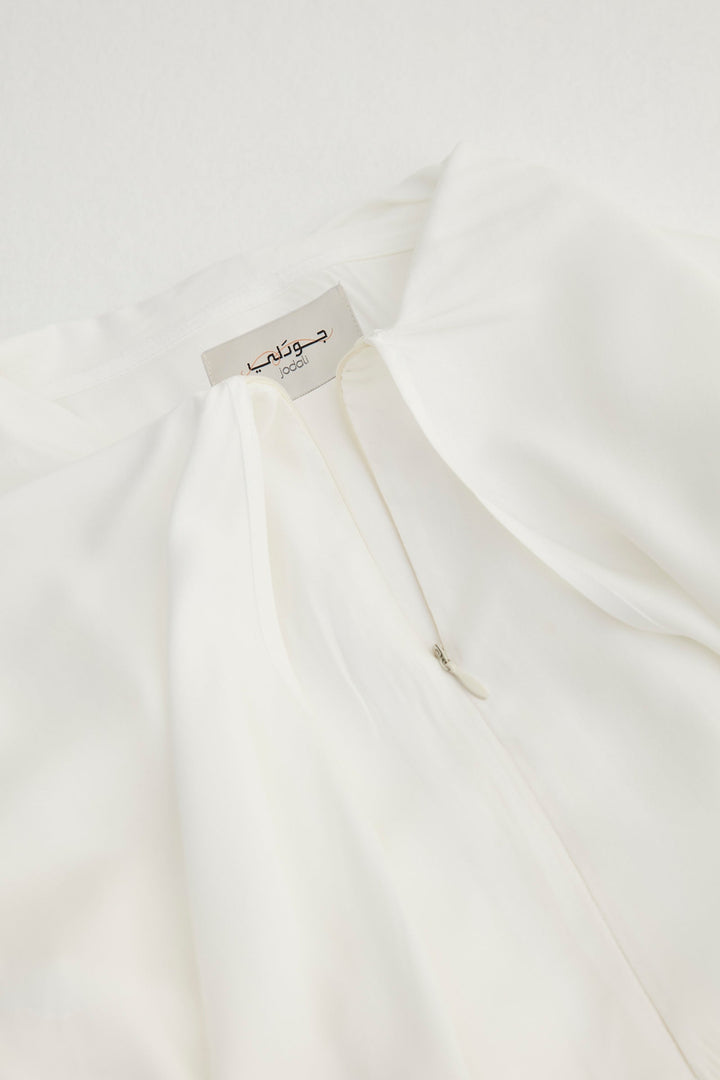 Buy Jodali off white prayer dress with attached sheila. Fast shipping in Dubai and delivery across UAE from DeenSquare.com.