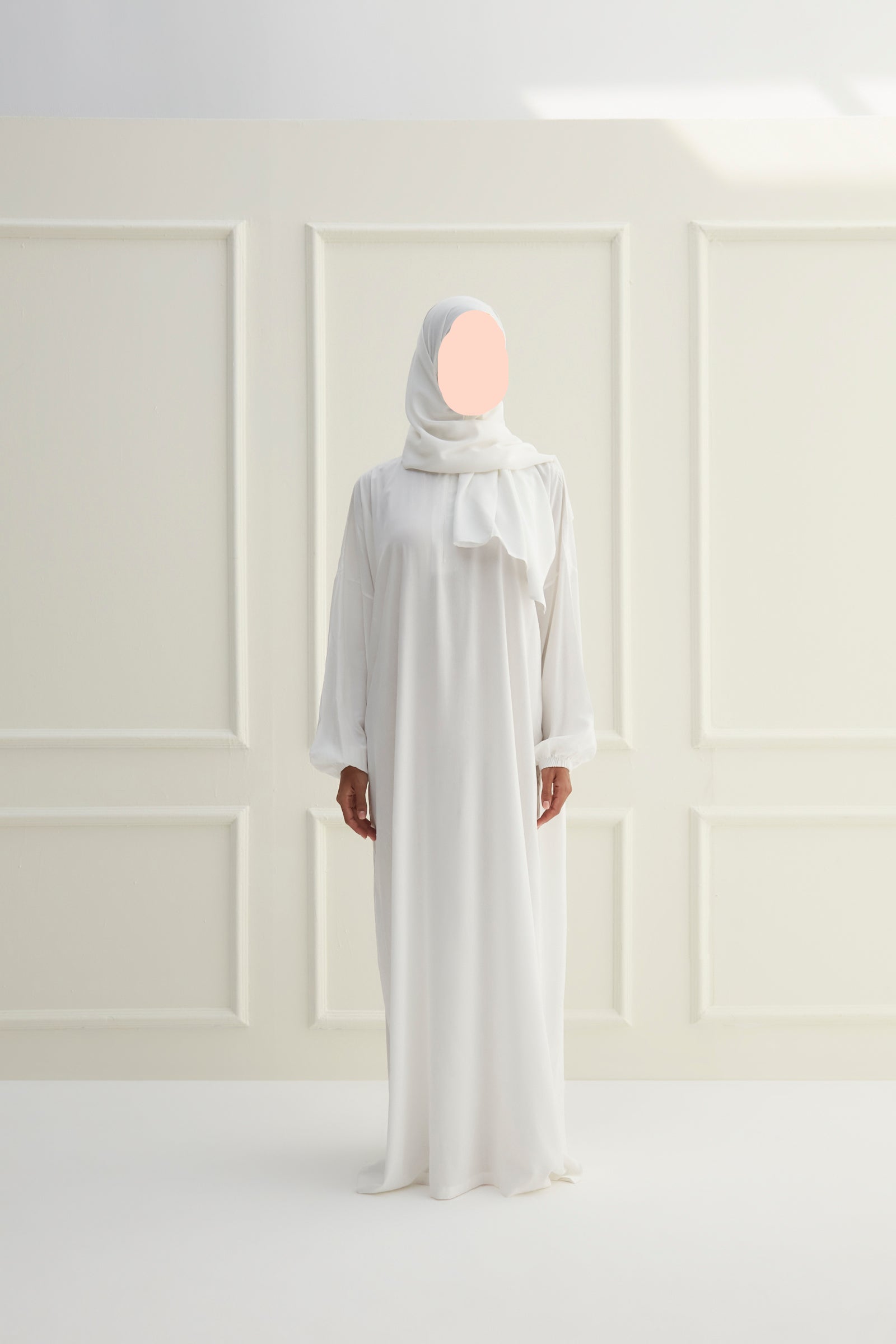 Buy Jodali off white prayer dress with attached sheila. Fast shipping in Dubai and delivery across UAE from DeenSquare.com.