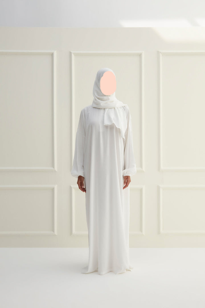Buy Jodali off white prayer dress with attached sheila. Fast shipping in Dubai and delivery across UAE from DeenSquare.com.