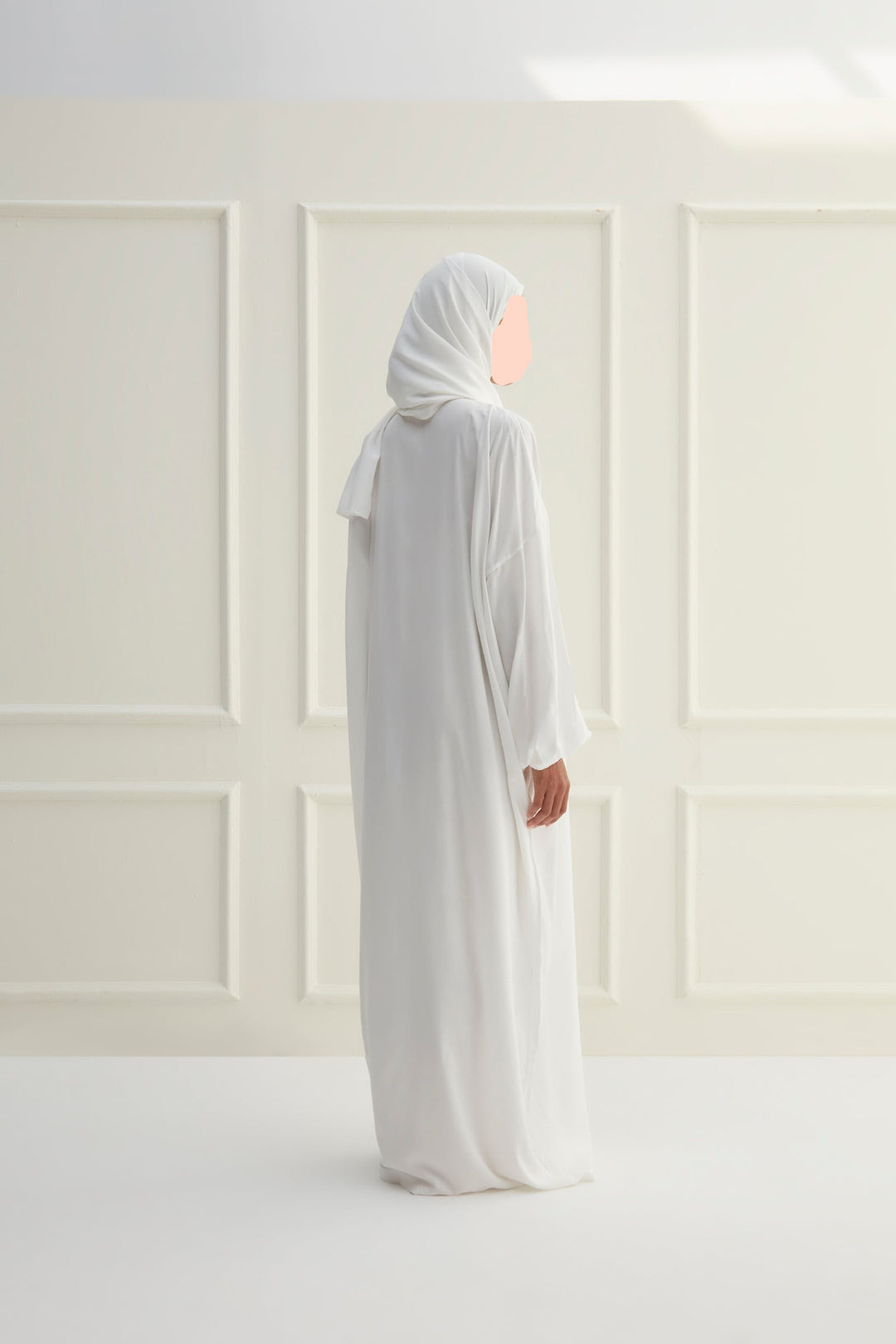 Buy Jodali off white prayer dress with attached sheila. Fast shipping in Dubai and delivery across UAE from DeenSquare.com.