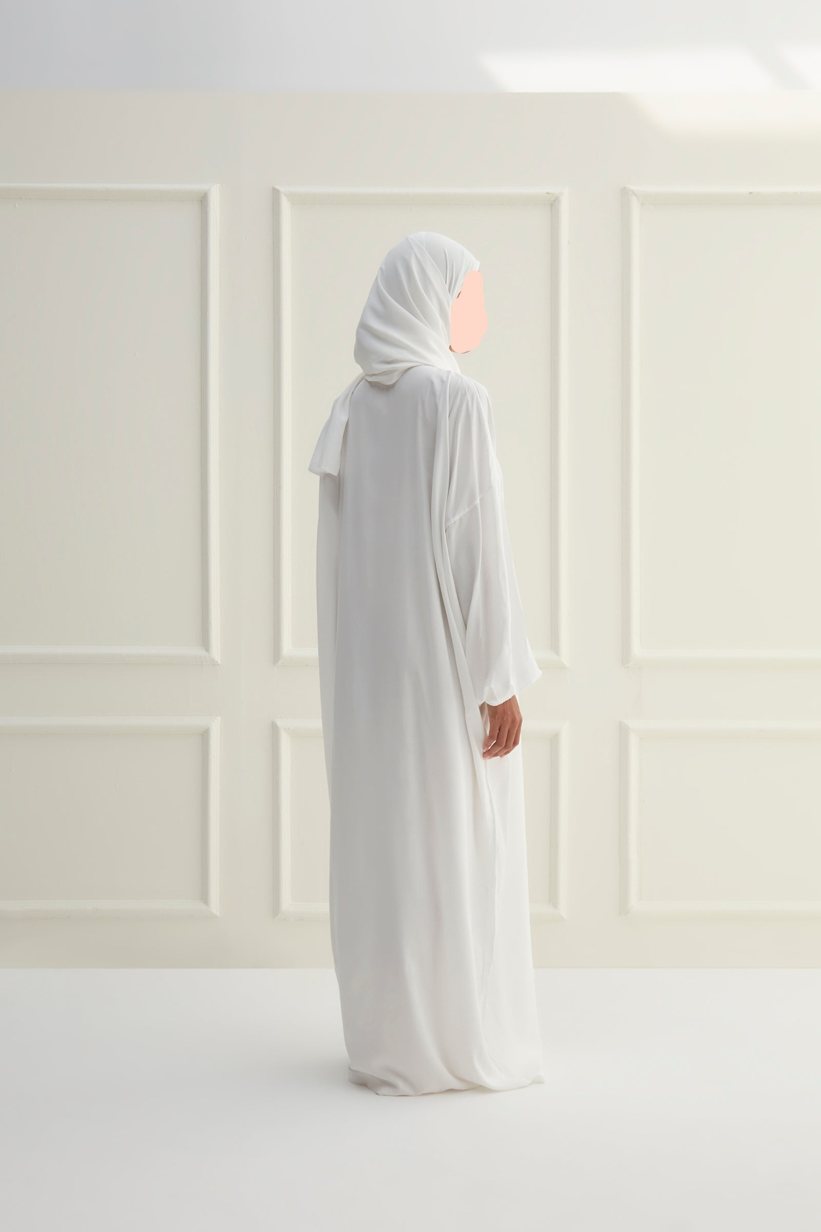 Buy Jodali off white prayer dress with attached sheila. Fast shipping in Dubai and delivery across UAE from DeenSquare.com.
