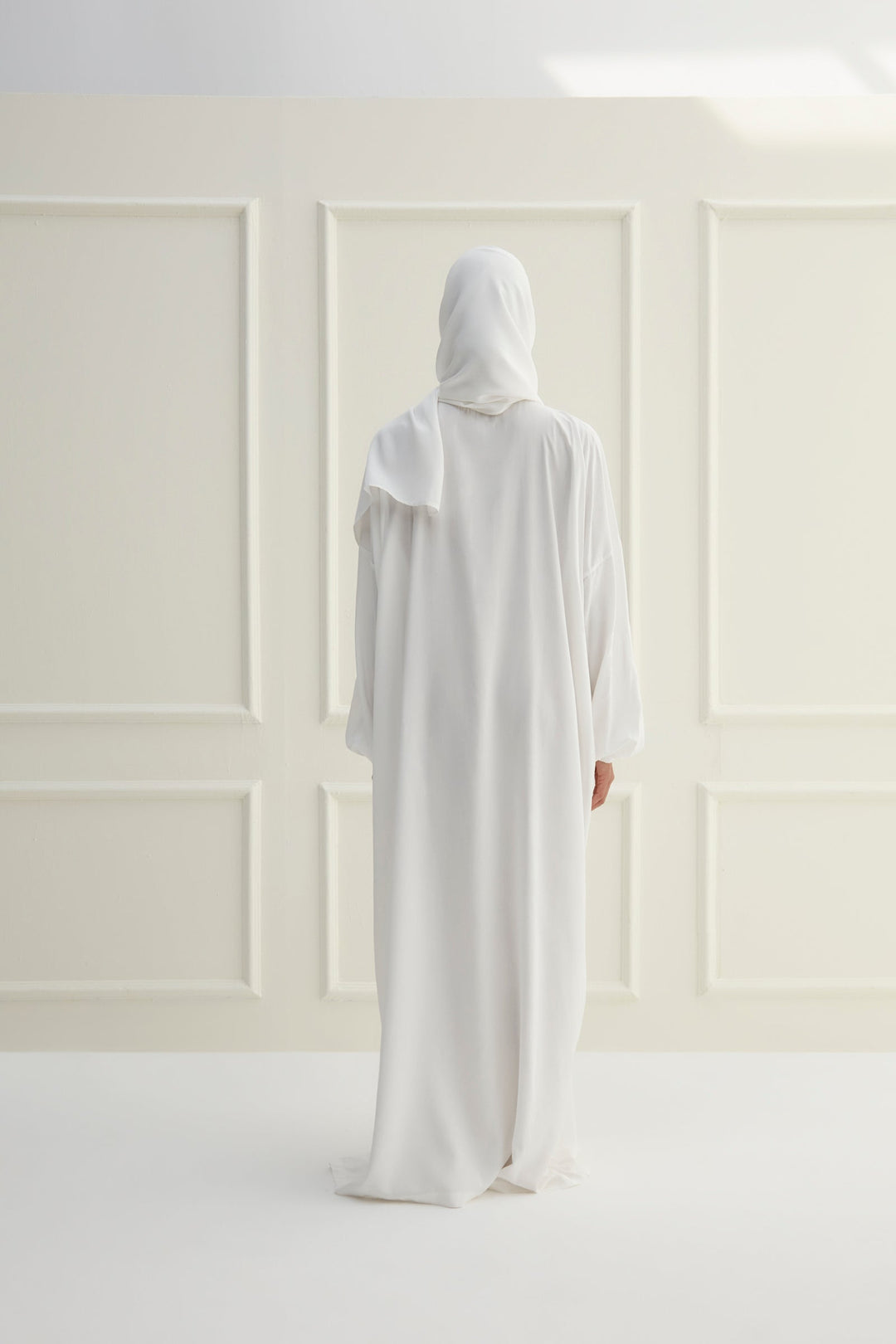 Buy Jodali off white prayer dress with attached sheila. Fast shipping in Dubai and delivery across UAE from DeenSquare.com.