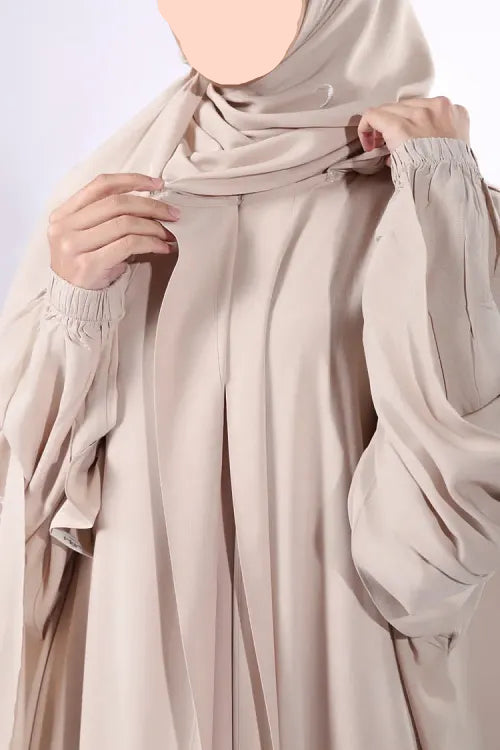 Buy Jodali prayer dress with crescent embroidery sheila. Fast shipping in Dubai and delivery across UAE from DeenSquare.com.