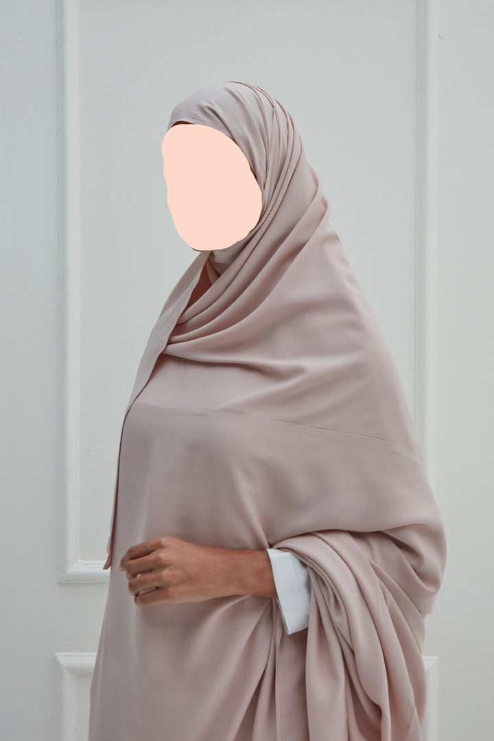Buy MADA Open Big Sheila prayer clothes at deensquare.com. Soft cotton Jodali prayer wear with fast shipping in Dubai | UAE.