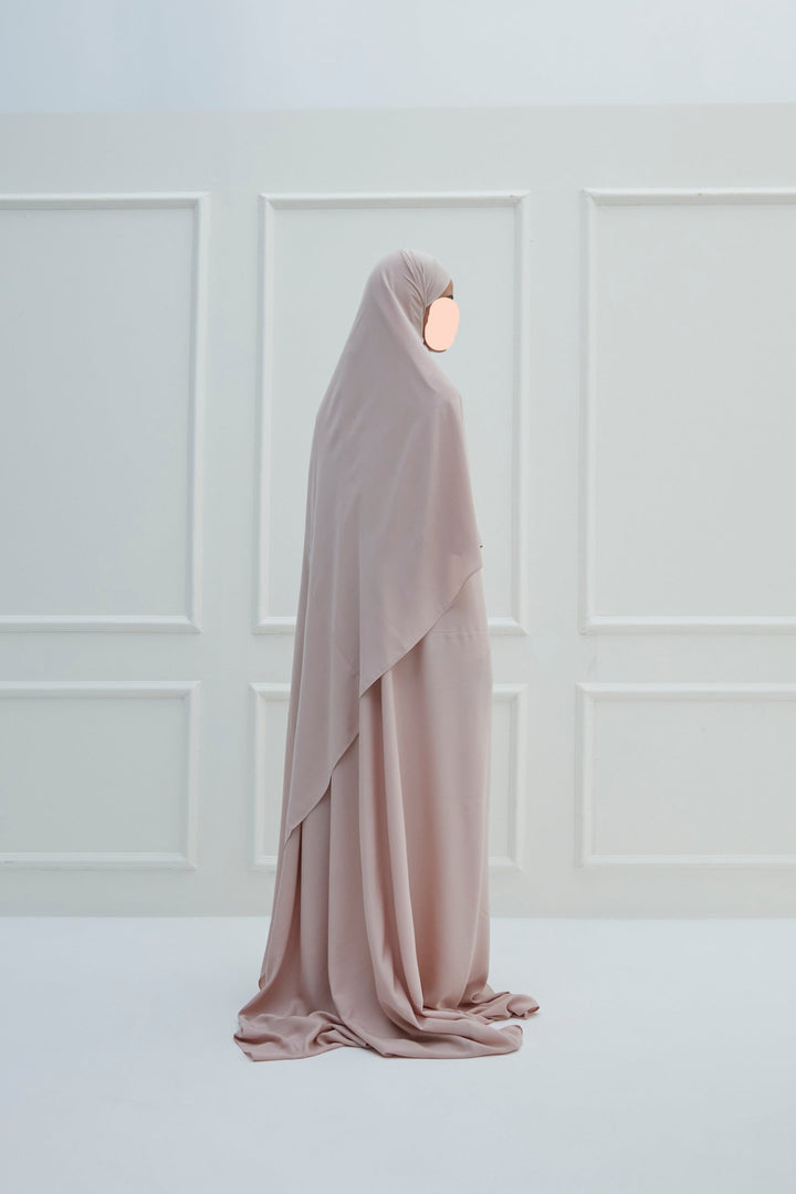 Buy MADA Open Big Sheila prayer clothes at deensquare.com. Soft cotton Jodali prayer wear with fast shipping in Dubai | UAE.