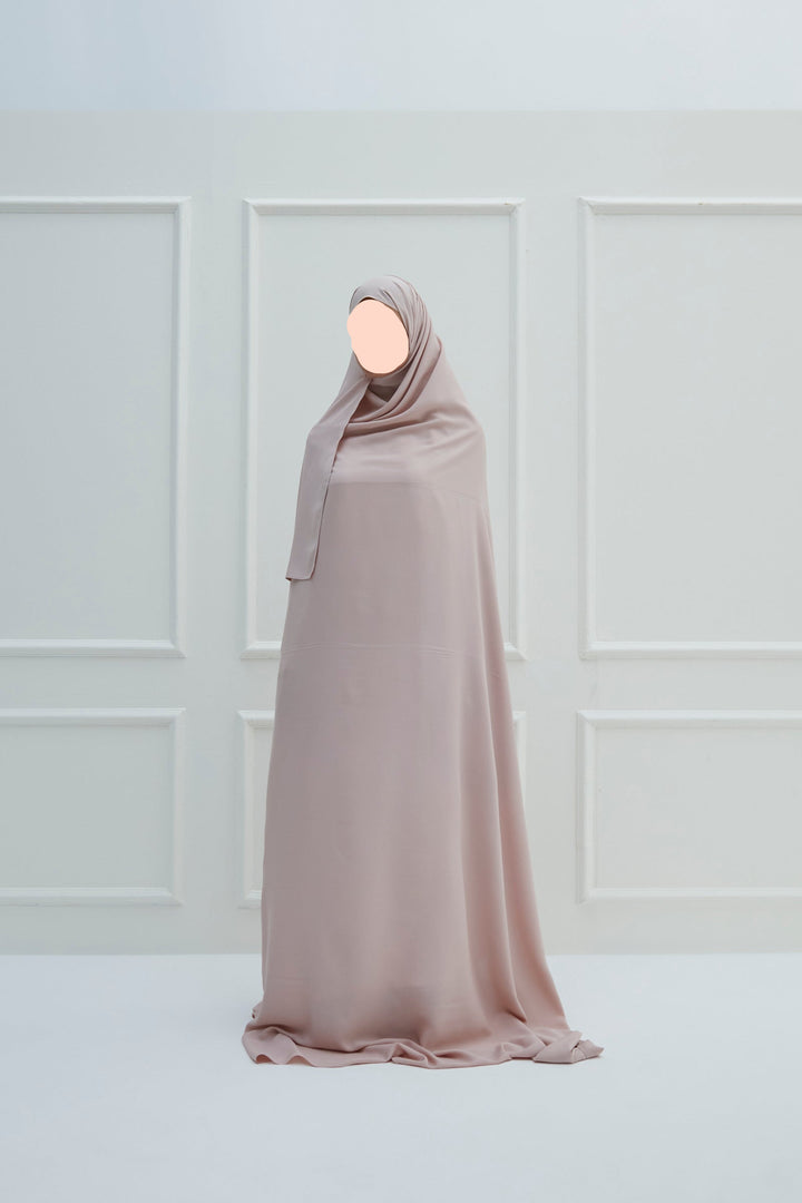 Buy MADA Open Big Sheila prayer clothes at deensquare.com. Soft cotton Jodali prayer wear with fast shipping in Dubai | UAE.