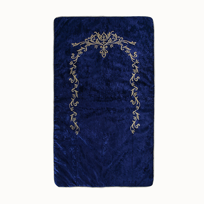 Premium Embroidery Prayer Mat (سجادة الصلاة بالتطريز الراقي)