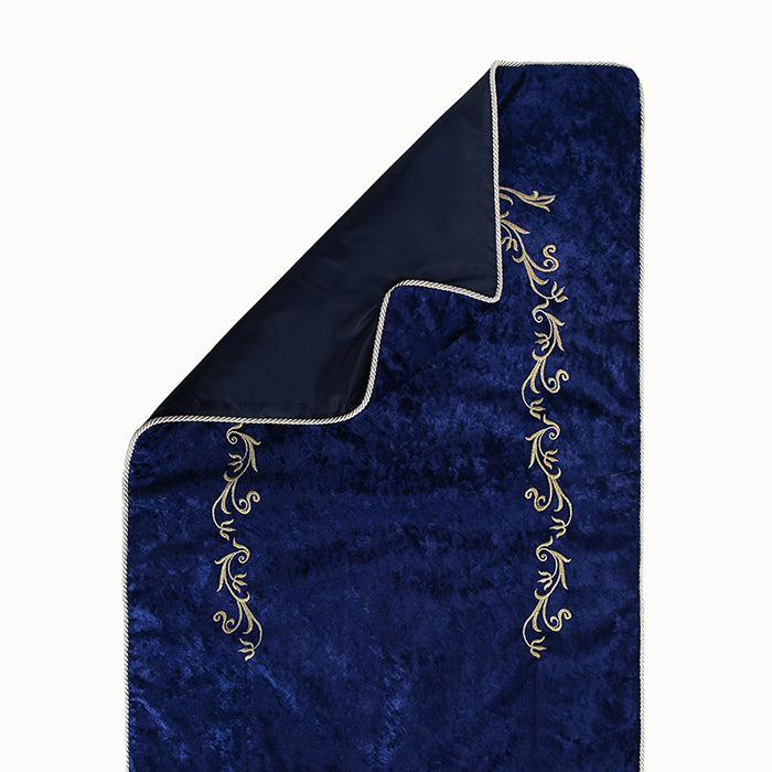 Premium Embroidery Prayer Mat (سجادة الصلاة بالتطريز الراقي)