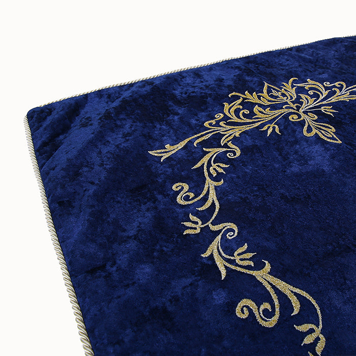 Premium Embroidery Prayer Mat (سجادة الصلاة بالتطريز الراقي)