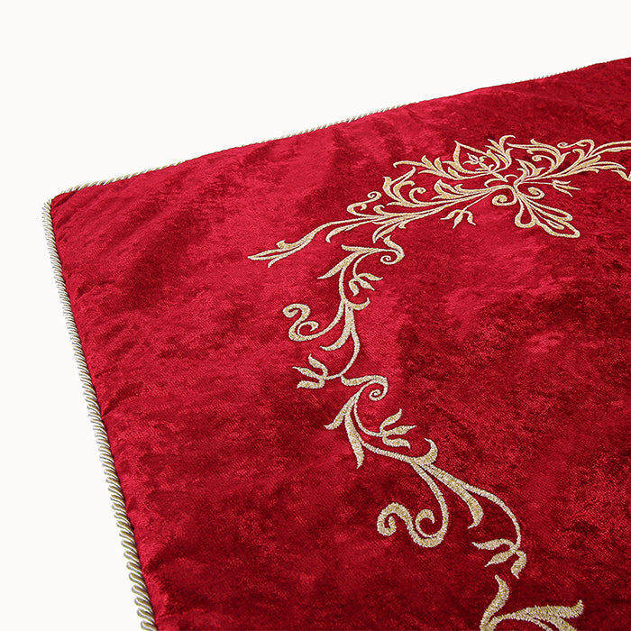 Premium Embroidery Prayer Mat (سجادة الصلاة بالتطريز الراقي)