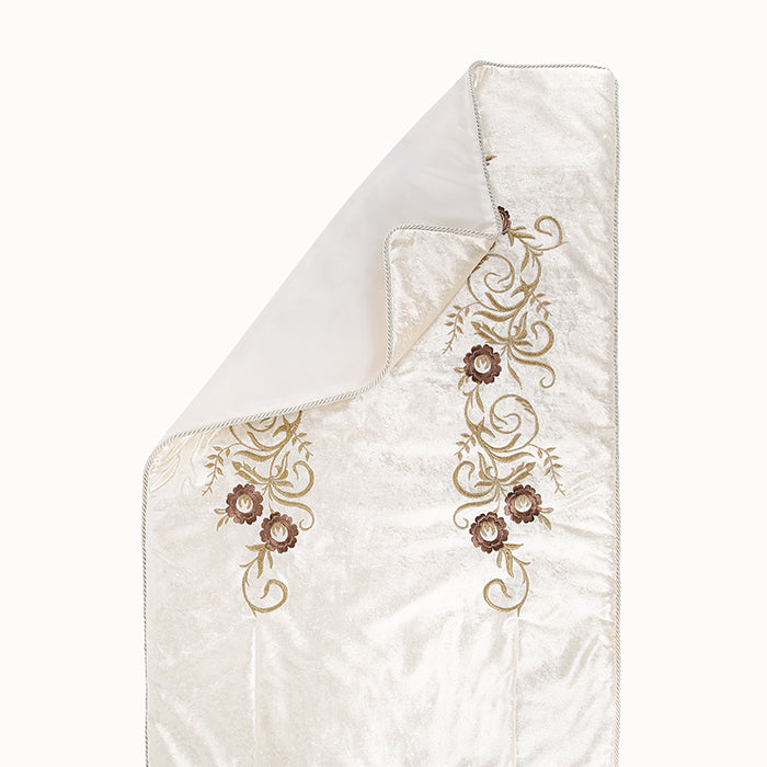 Premium Embroidery Prayer Mat (سجادة الصلاة بالتطريز الراقي)