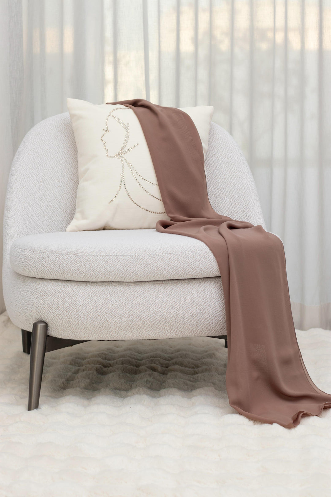 Buy SADAN chiffon hijab gift set at deensquare.com. Premium 5-piece hijab collection with fast shipping in Dubai | UAE.