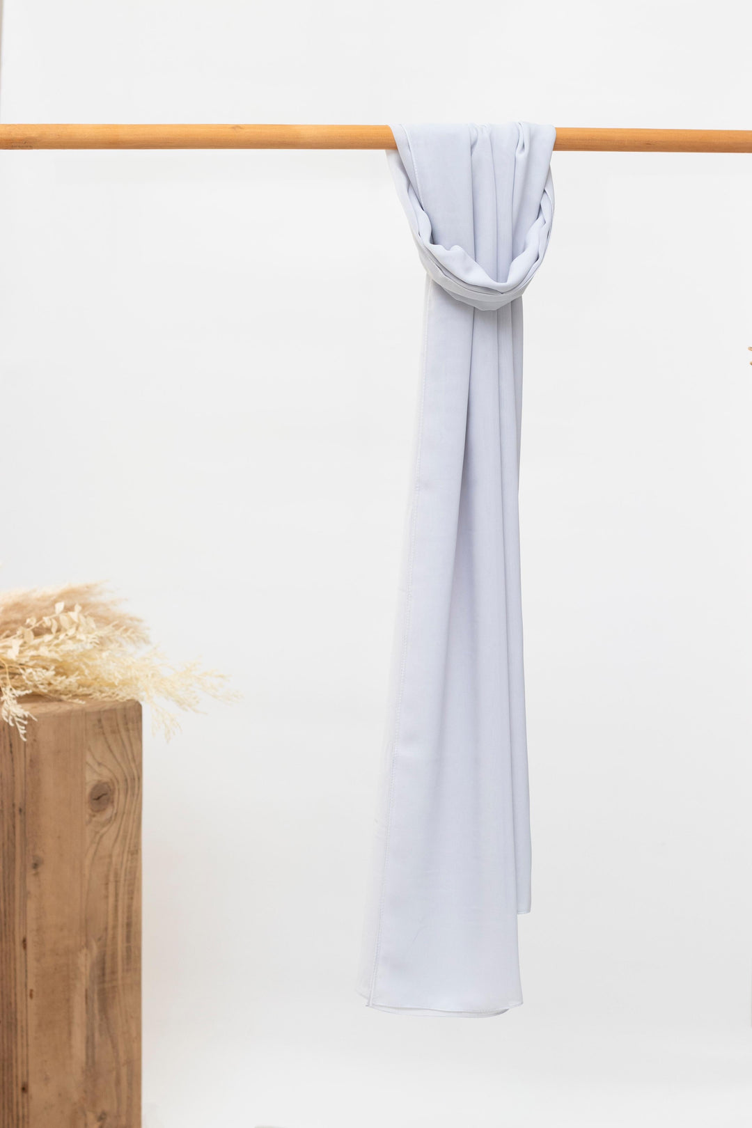Buy SAMA hijab collection by Jodali at deensquare.com. Premium chiffon hijab gift set with fast shipping in Dubai | UAE.