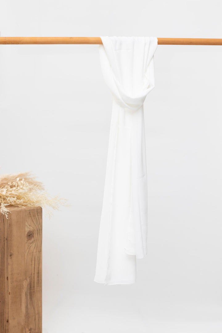 Buy SAMA hijab collection by Jodali at deensquare.com. Premium chiffon hijab gift set with fast shipping in Dubai | UAE.