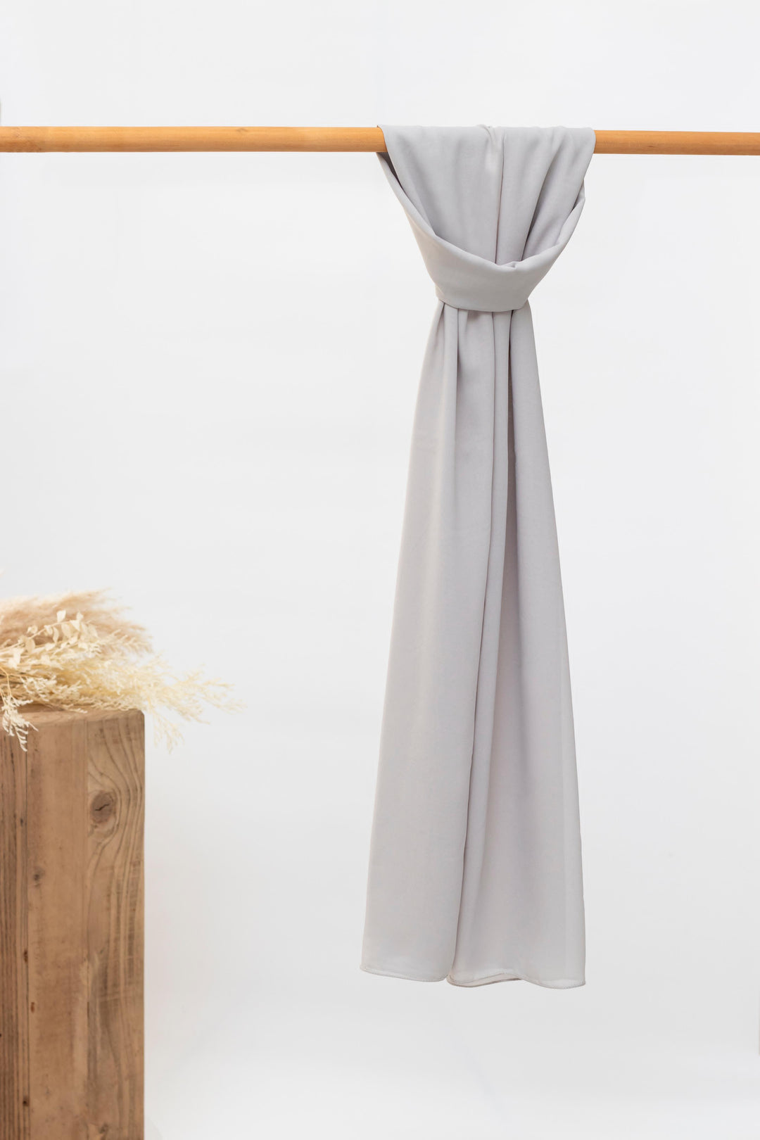 Buy SAMA hijab collection by Jodali at deensquare.com. Premium chiffon hijab gift set with fast shipping in Dubai | UAE.