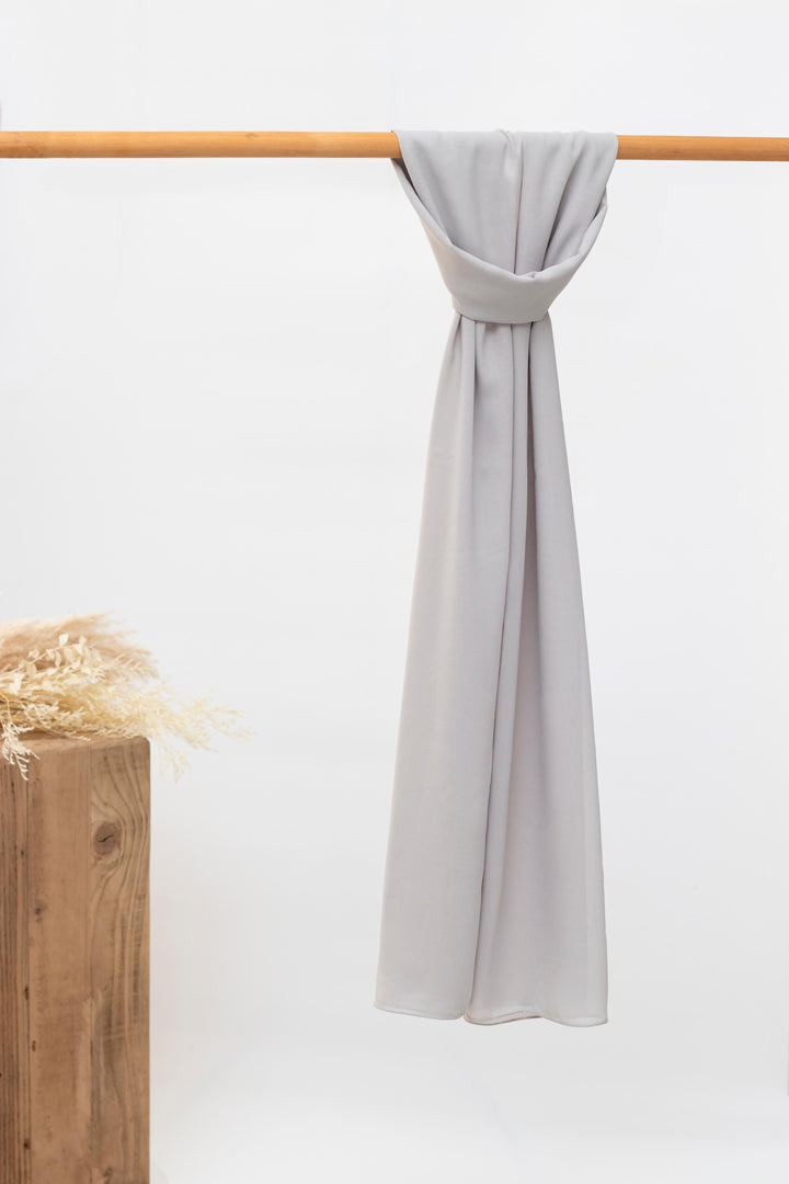 Buy SAMA hijab collection by Jodali at deensquare.com. Premium chiffon hijab gift set with fast shipping in Dubai | UAE.