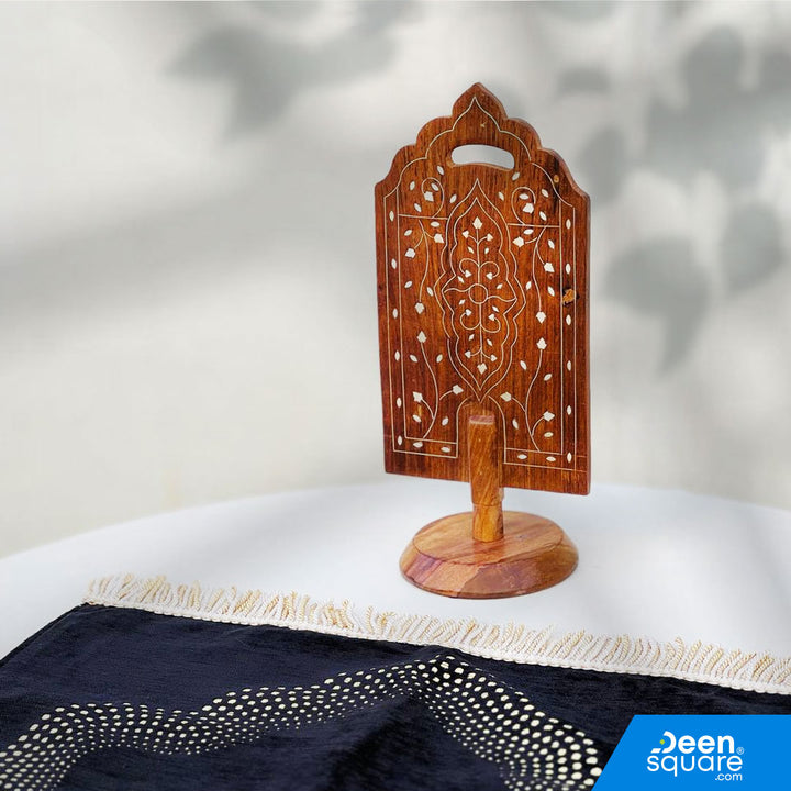 This Premium Wooden Sutrah is beautifully crafted for use during Salah, providing a proper barrier in front of the worshipper according to the Sunnah. Made from natural high-quality wood, it features an elegant, minimalistic design suitable for home, masjid, or prayer room.