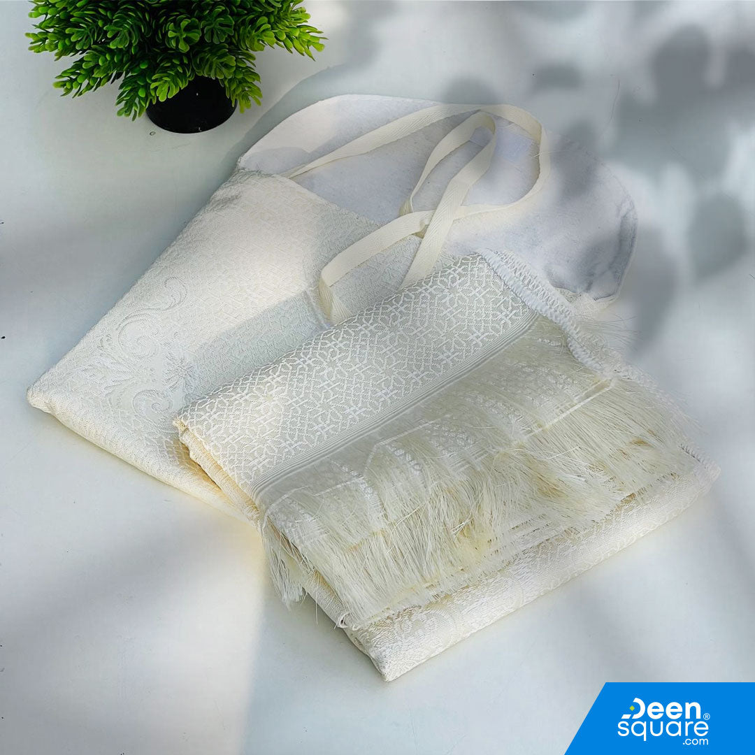 Travel Prayer Mat with Pouch – Lightweight Compact – Made in Turkey (70 x 110 cm)
Pray comfortably anywhere with this high-quality travel prayer mat – a perfect blend of portability and elegance.