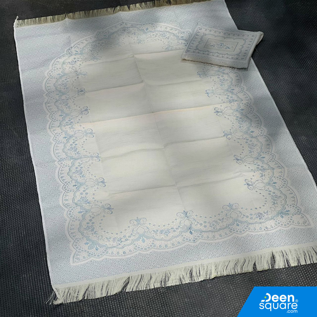 Travel Prayer Mat with Pouch – Lightweight Compact – Made in Turkey (70 x 110 cm)
Pray comfortably anywhere with this high-quality travel prayer mat – a perfect blend of portability and elegance.
