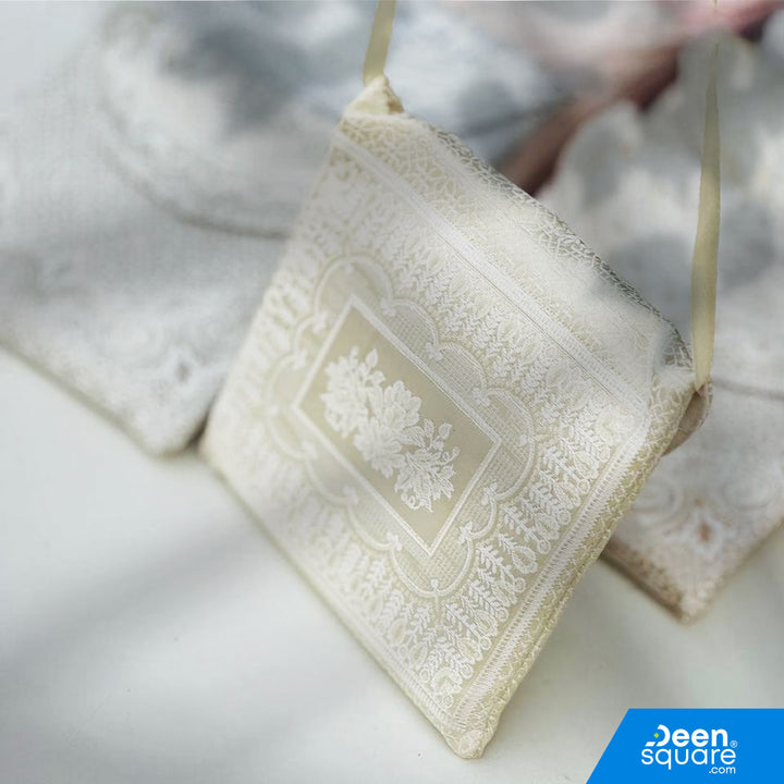 Travel Prayer Mat with Pouch – Lightweight Compact – Made in Turkey (70 x 110 cm)
Pray comfortably anywhere with this high-quality travel prayer mat – a perfect blend of portability and elegance.