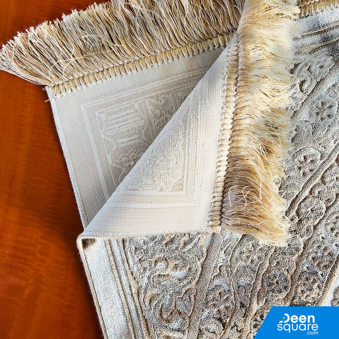 Velvet and Soft Prayer Mat | سجادة الصلاة الناعمة والمخملية pink gold mat side view