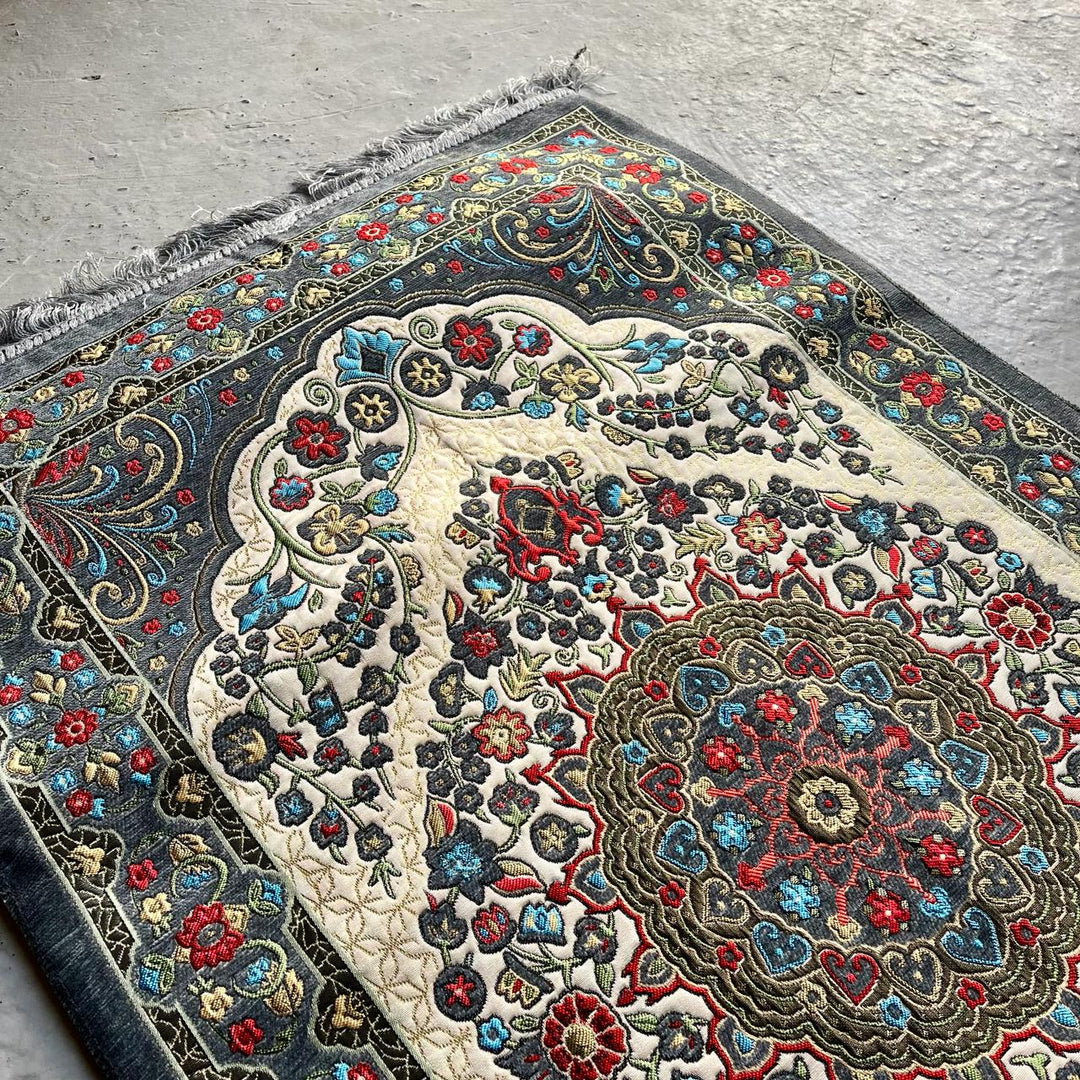 Embroidery Design Prayer Mat (with removable and washable foam)
