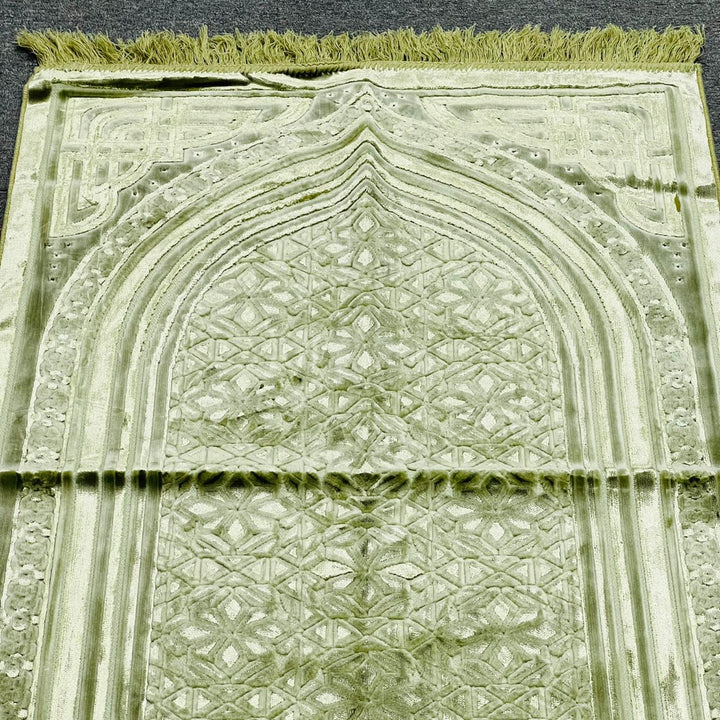 سجادة صلاة مخملية وناعمة | سجادة الصلاة الناعمة والمخملية 