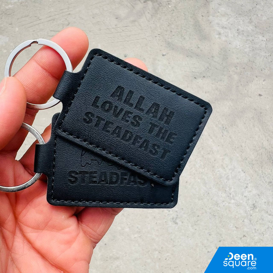 Islamic Keychain – Allah loves the steadfast