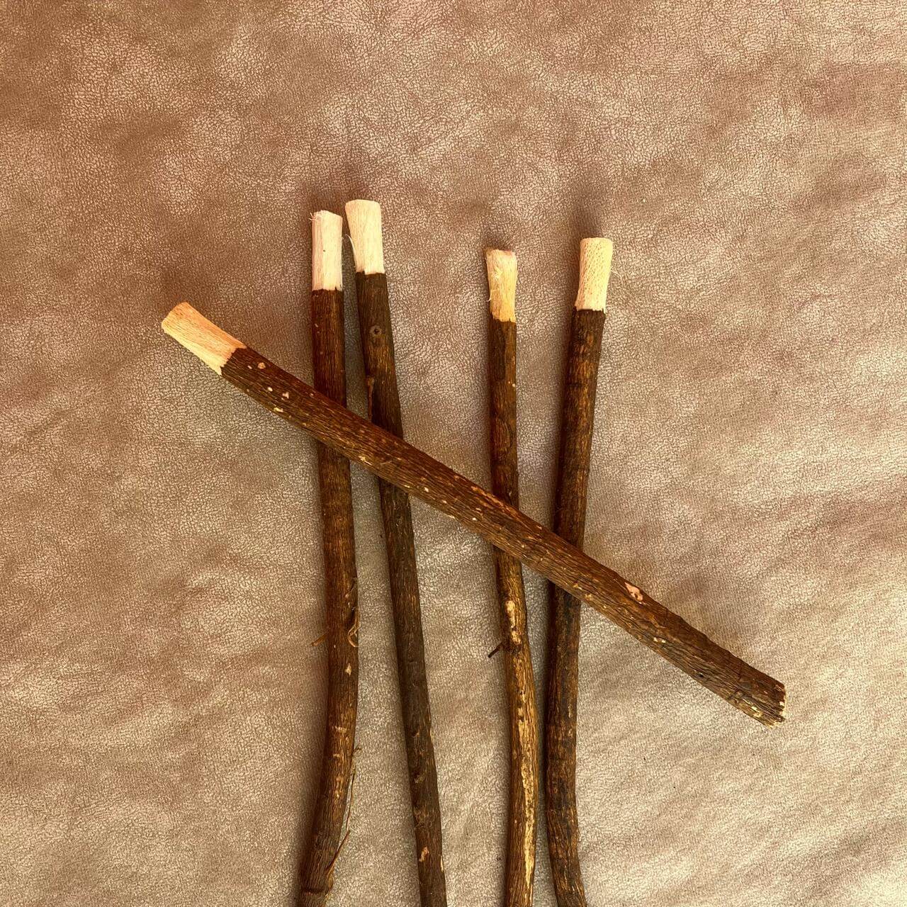 Zaitoon Miswak (Olive Miswak)