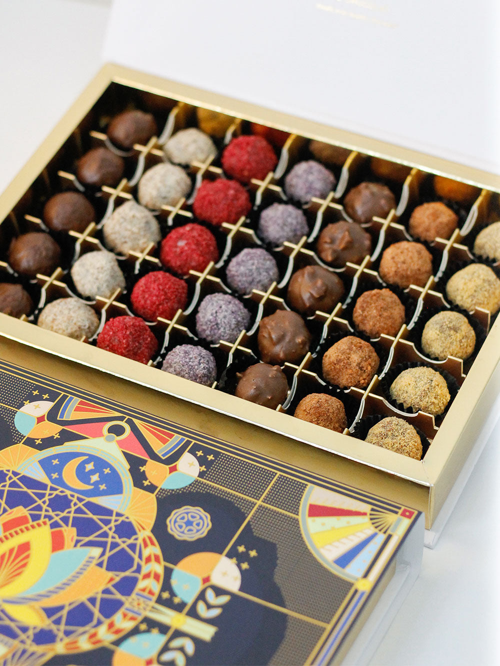 Noor Flat Box Treats – Luxury Dates &amp; Chocolate Gift Box co Chocolat