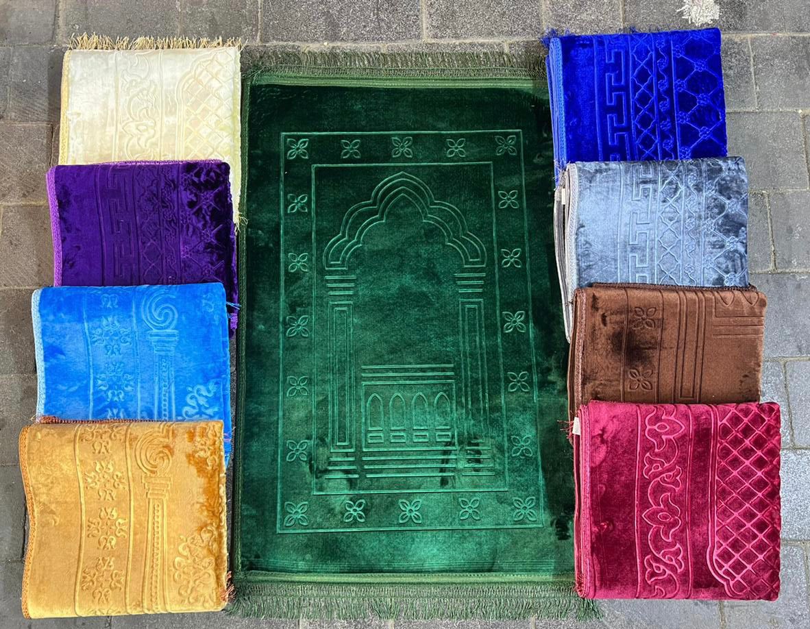 Padded Thick Velvet Prayer Rug Embossed