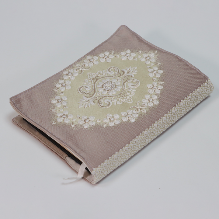 Embroidered Silk Quran Cover for Quran size 14 x 20 cm - غطاء حريري مطرز للمصحف