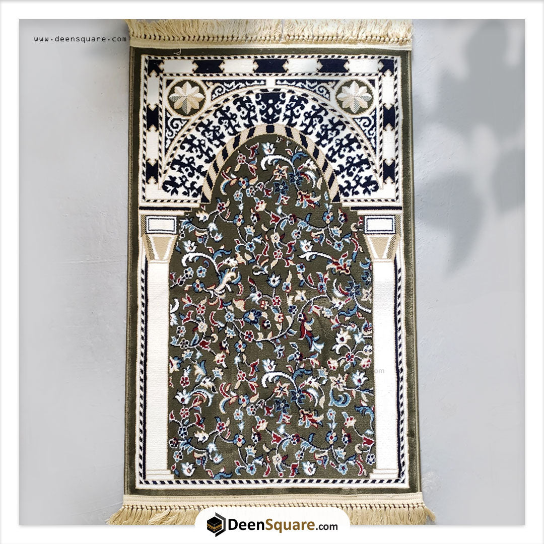 Mihrab Al Munawara Prayer Mat - سجادة محراب المنورة