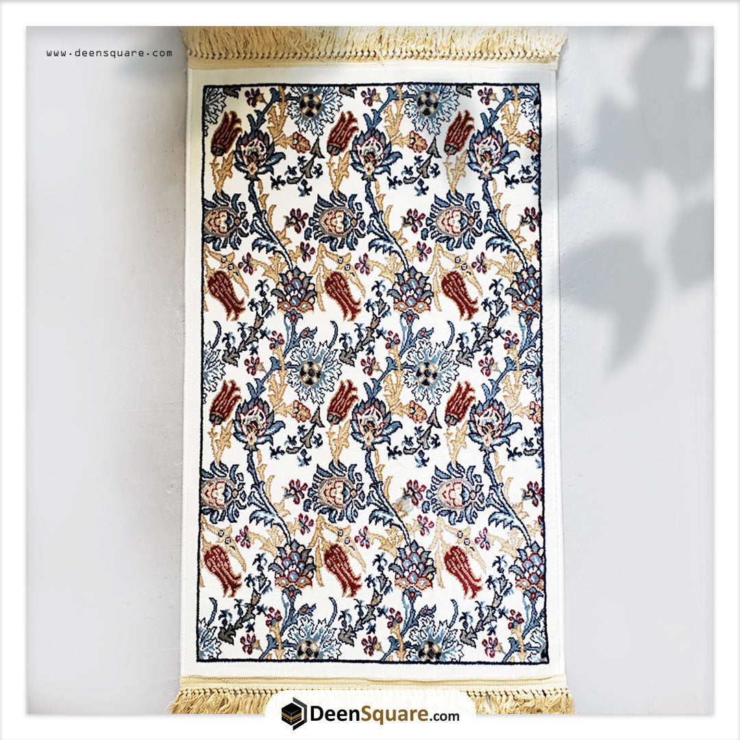Eznik Floral Prayer Mat - سجادة صلاة أزنيك على شكل أزهار