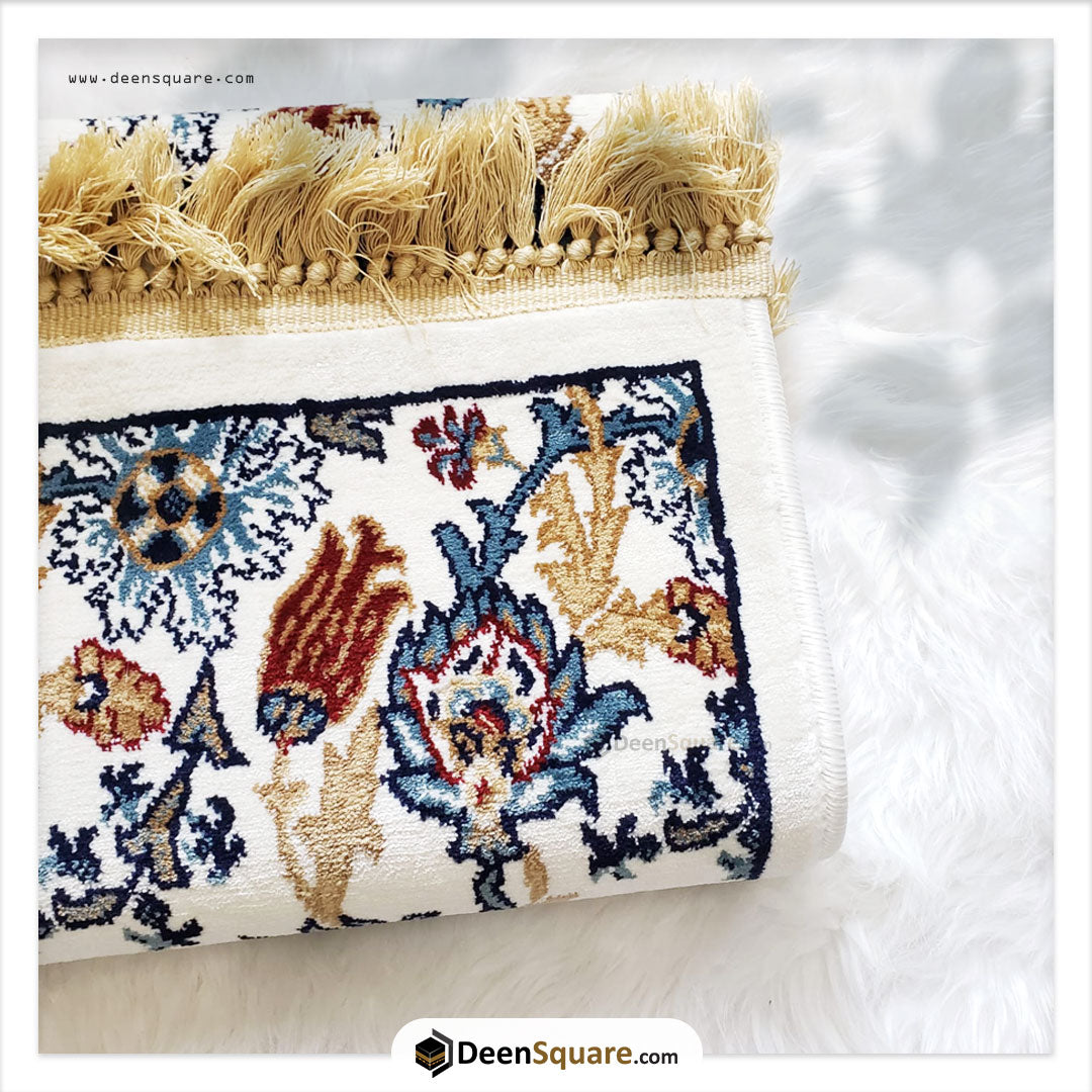 Eznik Floral Prayer Mat - سجادة صلاة أزنيك على شكل أزهار
